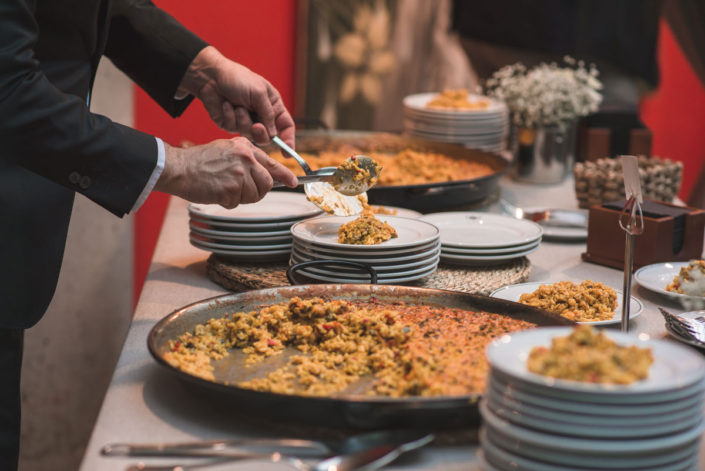 Rincón de arroces en el catering de bienvenida en el Jardín Botánico