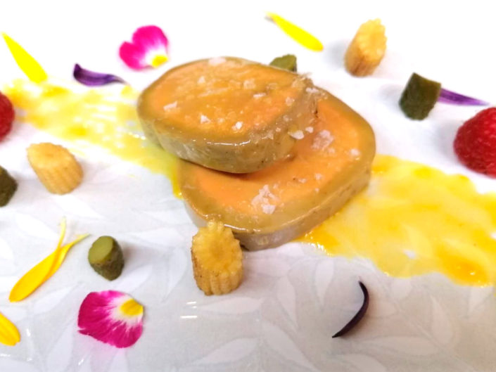 Micuit de oca con jugo de naranja amarga y Fleur de Pensées