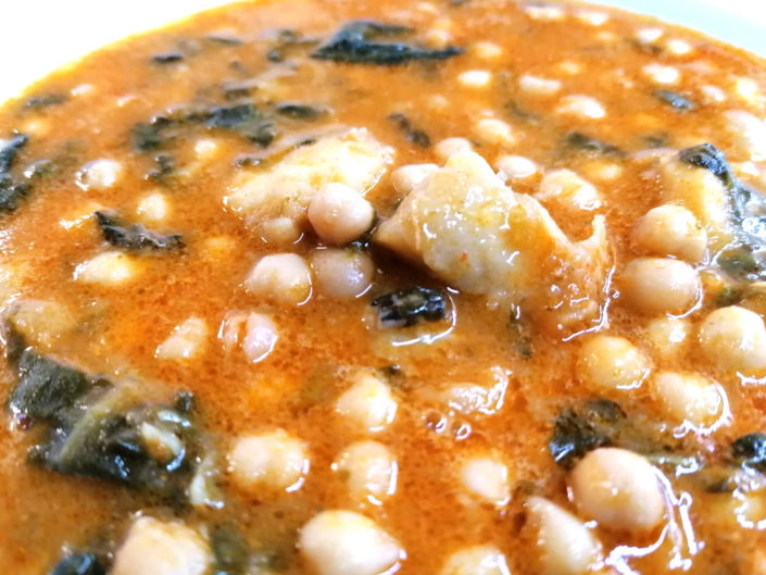 Potaje-de-vigilia-con-bacalao-y-espinacas-frescas-1030×773